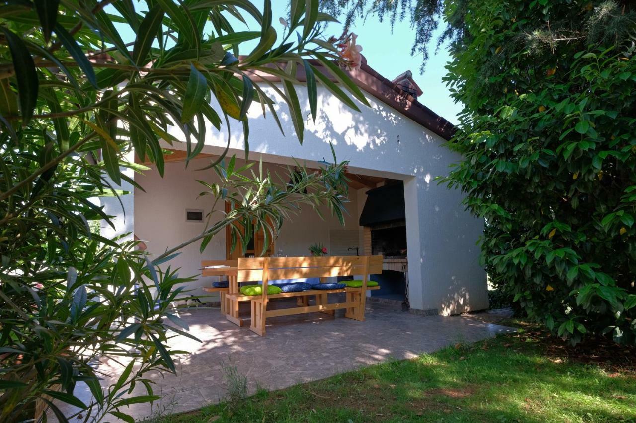 Holiday Home Kipo I Lunja Medulin Exteriér fotografie